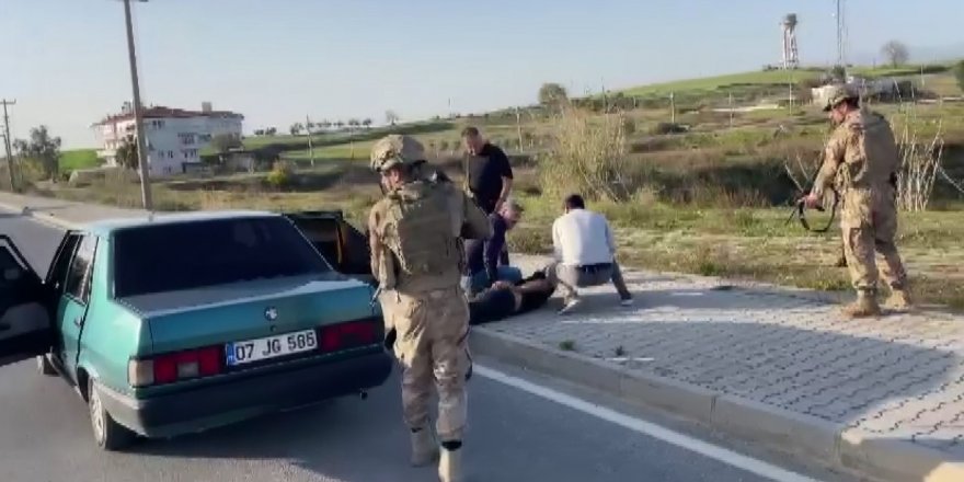 Babanın gözyaşlarıyla yalvarıp teslim olmasını sağladığı şüpheli, ikinci operasyonda yakalanacağını anlayınca intihar etti