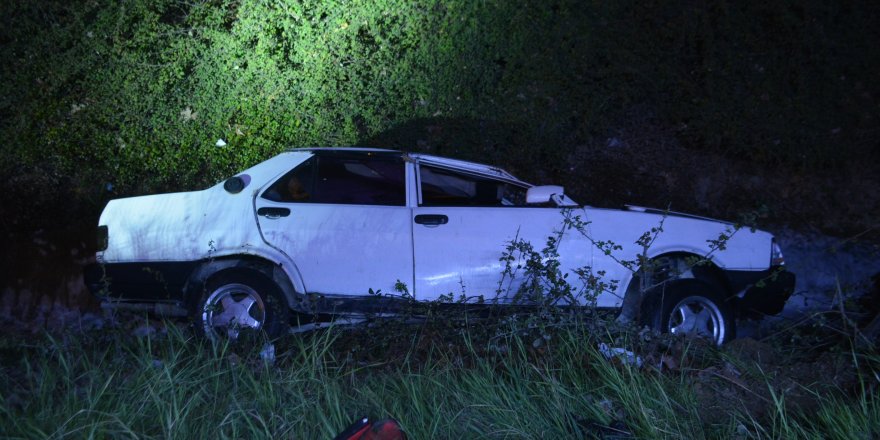 Kazaya karışan otomobil su kanalına düştü: 1 yaralı