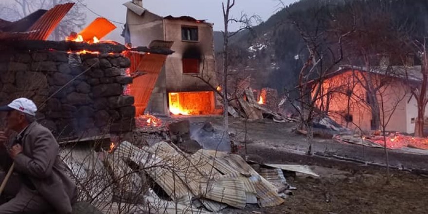 Artvin’de köy evinde çıkan yangında 1 kişi hayatını kaybetti