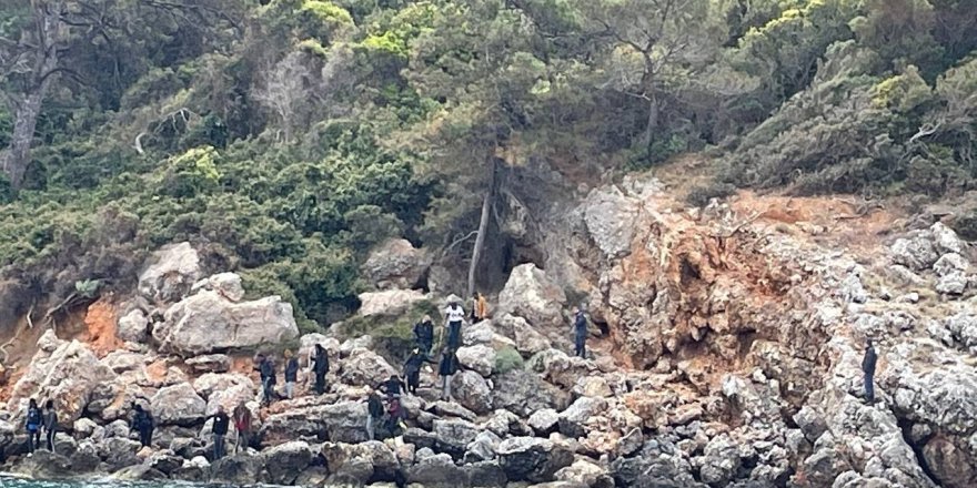 31 düzensiz göçmen kurtarıldı, kayıp göçmenleri arama çalışmaları sürüyor