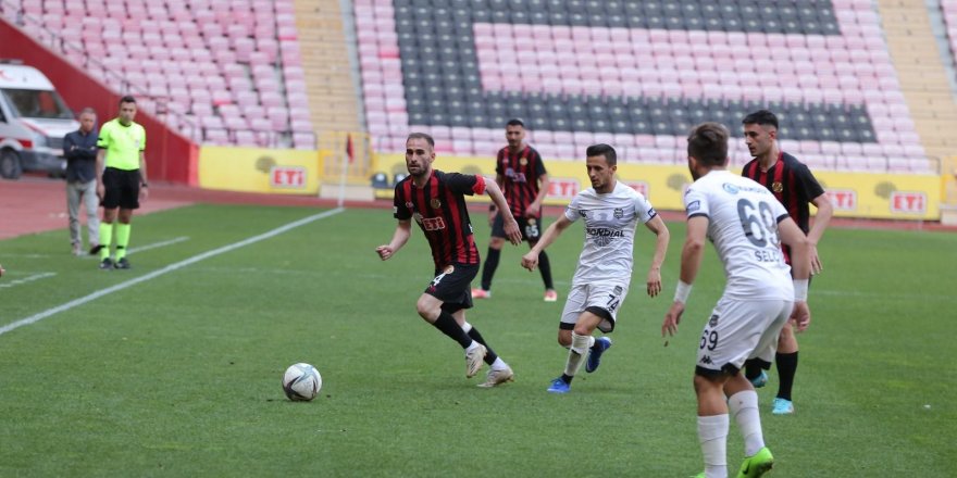 Eskişehirspor: 2 - Nazilli Belediyespor: 5