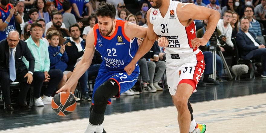 Anadolu Efes: 77 - Olimpia Milano: 65