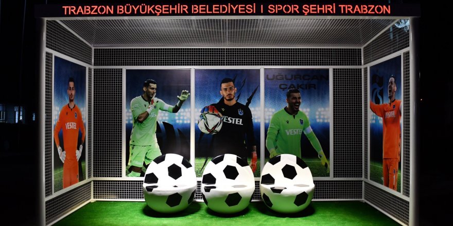 Trabzon'da spor temalı duraklar ilgi çekiyor