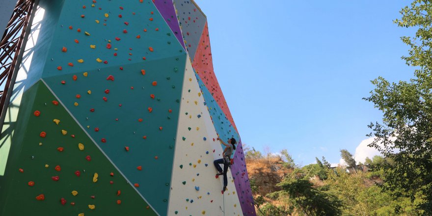 Efeler’in olimpik tırmanma duvarı, Türkiye şampiyonasına ev sahipliği yapacak