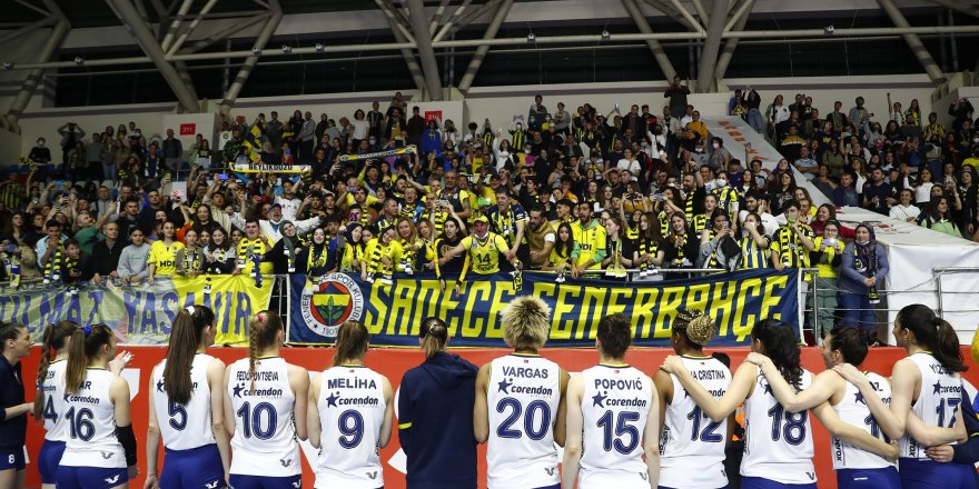 Fenerbahçe Opet, seride 1-0 öne geçti