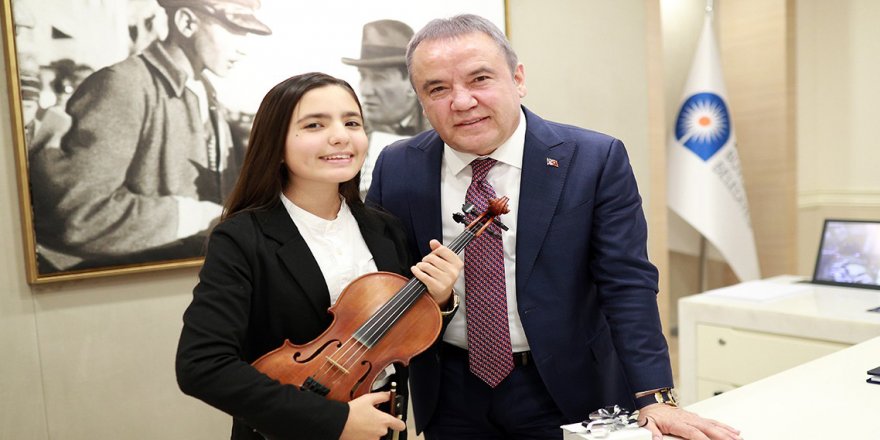 Keman Yıldızı Elif Eroğlu Polonya’da birincilik kazandı