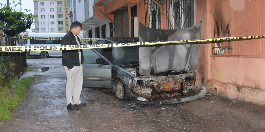 Altı sene önce aldığı emektarı gözlerinin önünde küle döndü