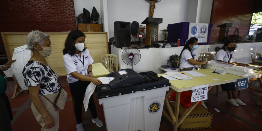 Filipinlerdeki devlet başkanlığı seçiminde eski diktatörün oğlu açık ara önde