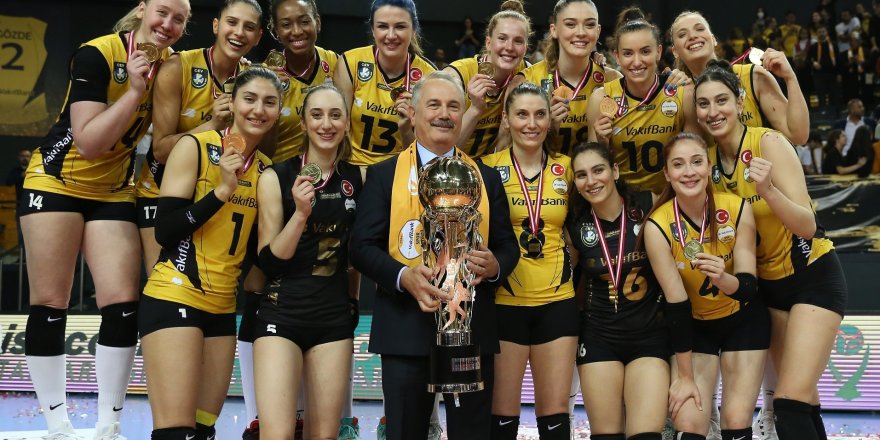 Şampiyon VakıfBank kupasını aldı