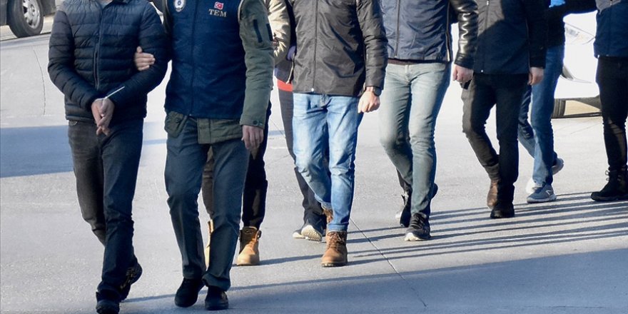 İstanbul merkezli 5 ilde FETÖ operasyonu: Bylock kullanıcısı TSK ve emniyet mahrem imam düzeyinde 12 şüpheli yakalandı