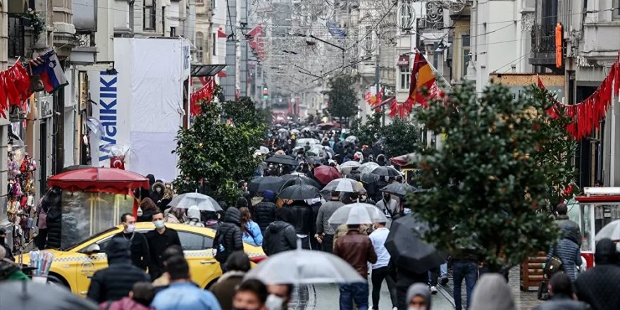 İstanbul'da kısıtlamaların kalktığı ilk cumartesinin ardından uzmanlar uyardı: Bu pandemi böyle asla bitmez