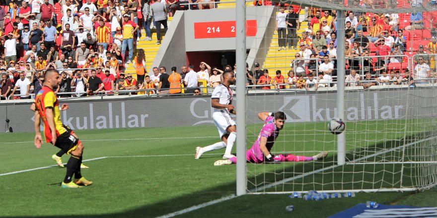 Spor Toto Süper Lig: Göztepe: 0 - Beşiktaş: 2