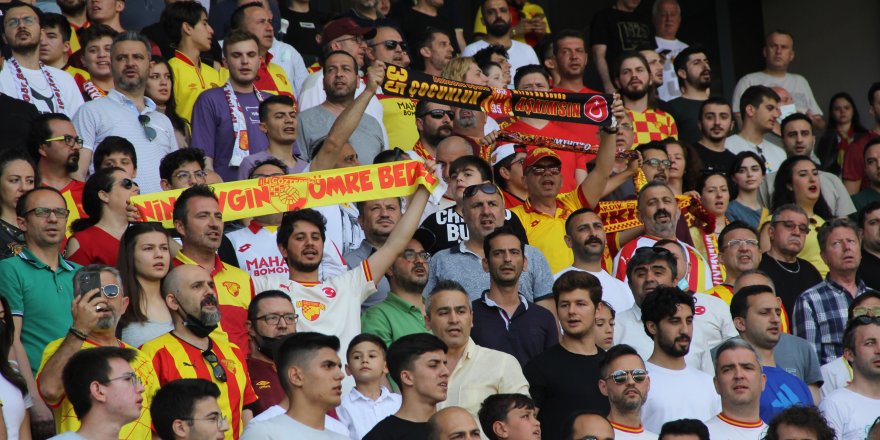 Göztepe taraftarından Süper Lig’e ‘İsyan Marşı’yla veda