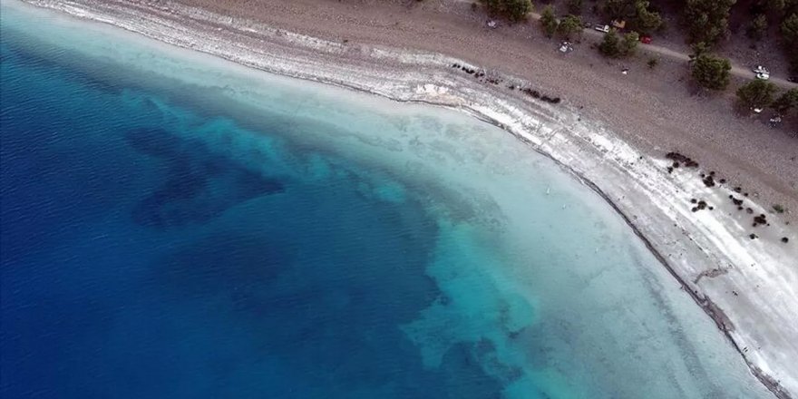 'Salda Gölü bataklığa dönüştü' iddialarına Bakan Kurum'dan yanıt