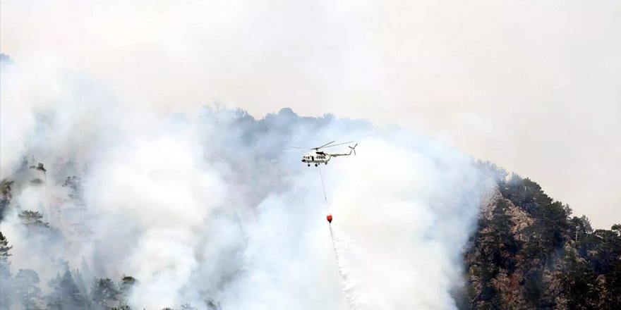 Antalya'da orman yangını: Helikopter, 200 işçi ve 22 arazözle müdahale ediliyor