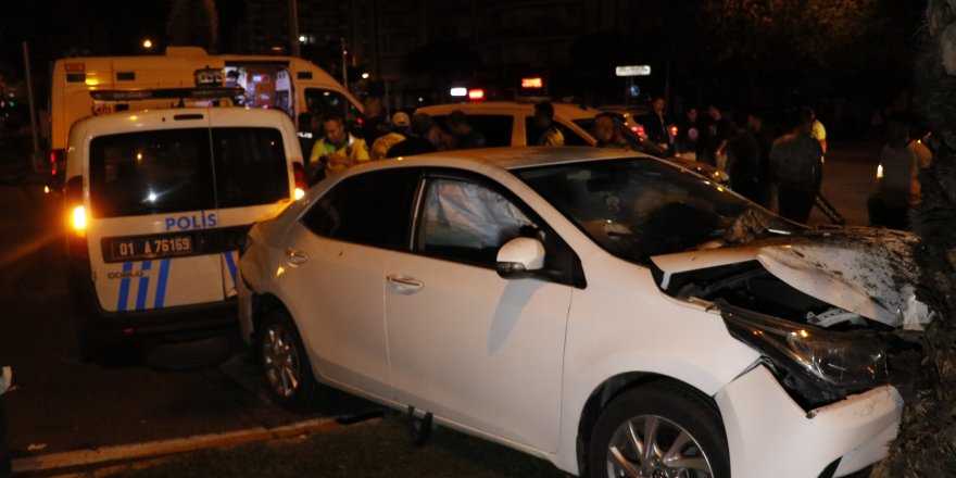 Adana’da polis aracıyla otomobil çarpıştı: 4 yaralı