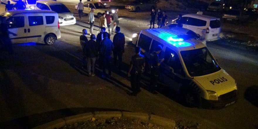 Düğünde uyarı yapan polise taşlı, sopalı saldırı: 3 yaralı, 10 gözaltı