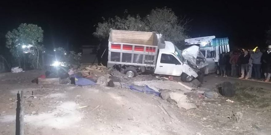 Meksika'da kaçak göçmenleri taşıyan kamyonet kaza yaptı: 4 ölü, 20 yaralı