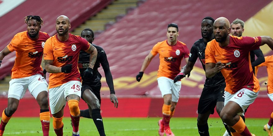 Galatasaray son 2 maçta 5 puan kaybetti