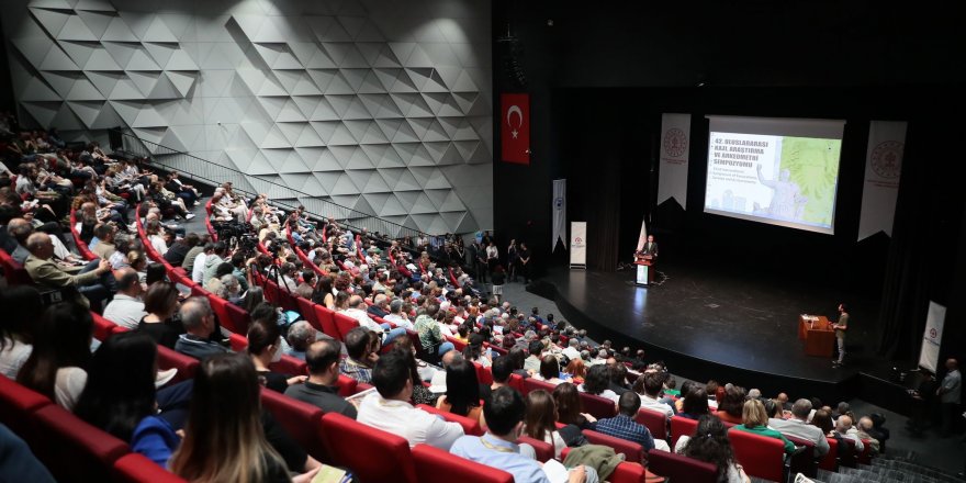 Arkeoloji dünyası Denizli'de buluştu