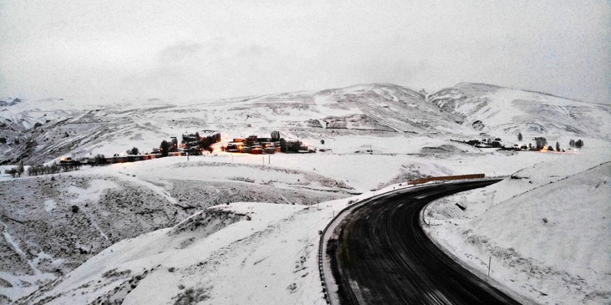 Erzincan’ın yüksek kesimlerinde kar yağışı etkili oluyor