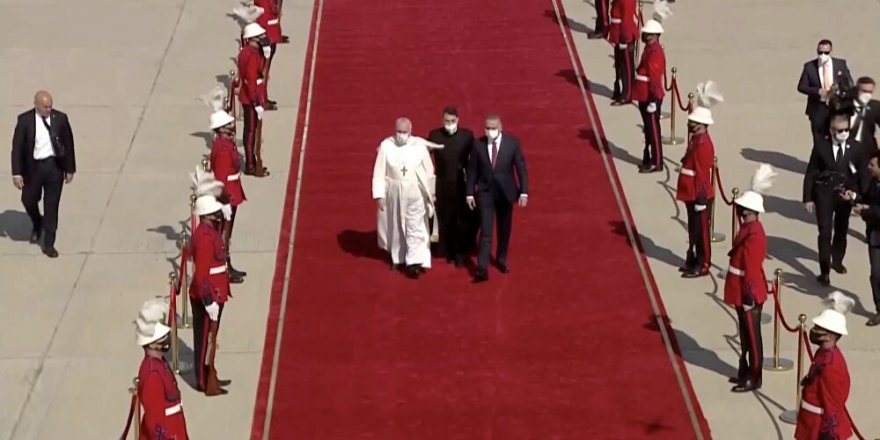Tarihi ziyaretini tamamlayan Papa Bağdat’tan ayrıldı