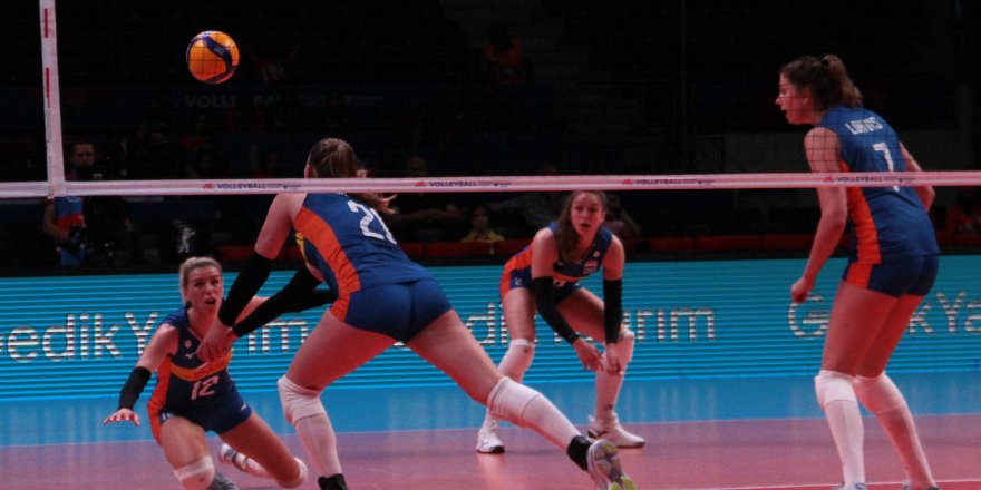 FIVB Milletler Ligi: Bulgaristan: 3 - Hollanda: 2