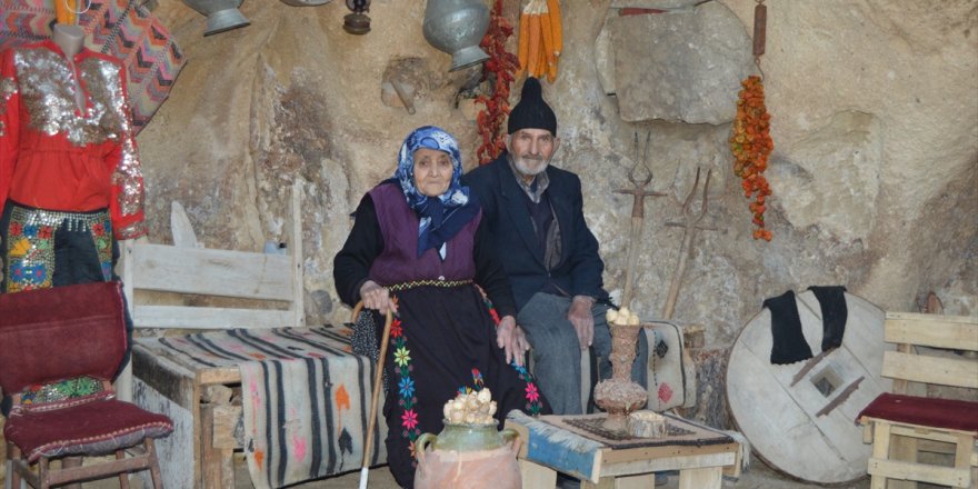 "Frigya'nın kalbi" Ayazini köyündeki mağaralar turistleri cezbediyor