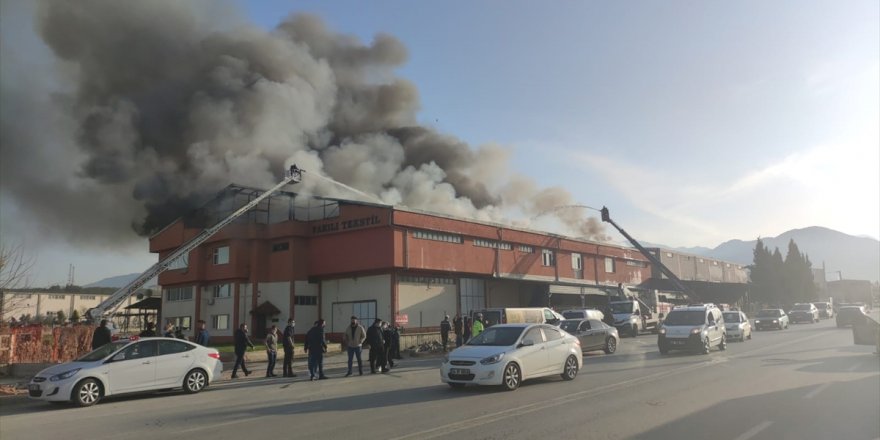 Denizli'de tekstil fabrikasında yangın çıktı