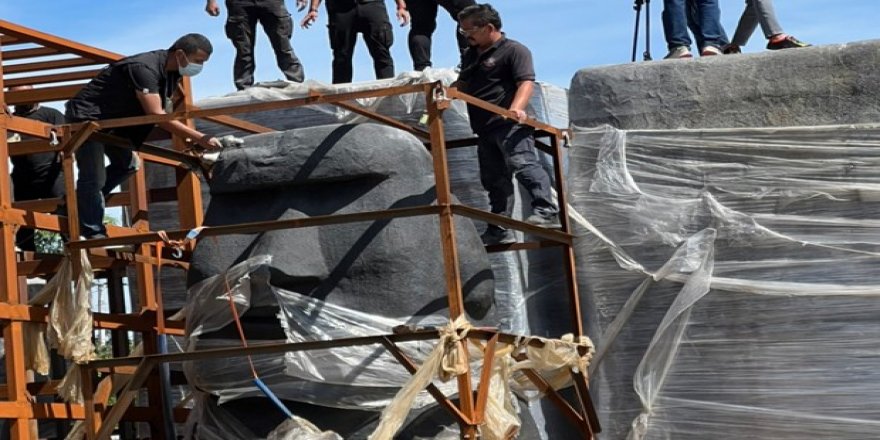 Sahte heykellerle 8 milyon dolarlık uyuşturucu sevkiyatına baskın