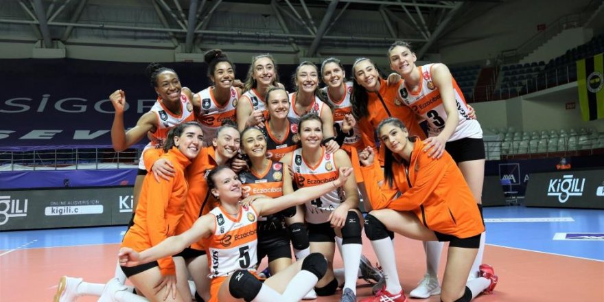 Eczacıbaşı VitrA, Kupa Voley'de finalde