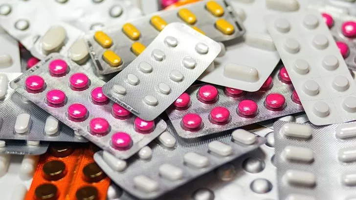 Bakırköy’de “kayıt dışı ilaç” operasyonu: 3 bin kutuya yakın ilaç ele geçirildi