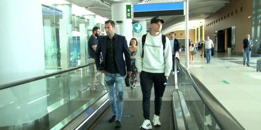 Trabzonspor'un yeni transferleri Larsen ve Doğucan, İstanbul'a geldi
