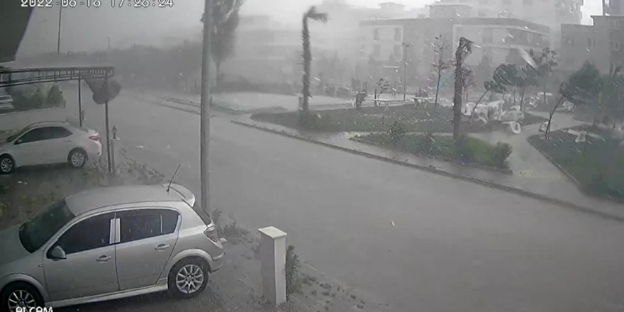 İncirliova'daki fırtınanın gücü güvenlik kamerasına yansıdı