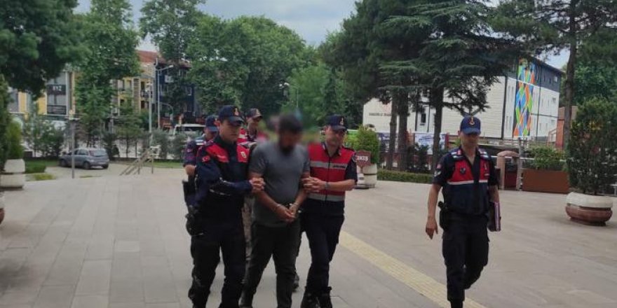 Kendilerini polis olarak tanıtan dolandırıcılar kıskıvrak yakalandı : 2 tutuklama