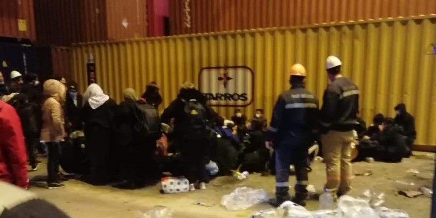6 gündür konteyner içinde bulunan göçmenler havasızlıktan ölmek üzereyken bulundu