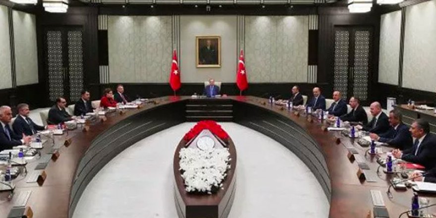 Türkiye gazetesinin kulisi: AK Parti'de değişim rüzgarları... Kabine'de değişiklik bekleniyor