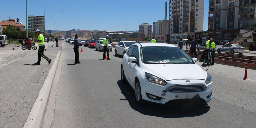 Otomobilin çarptığı zihinsel engelli çocuk ağır yaralandı