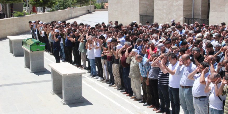 Pencereden düşerek hayatını kaybeden 5 yaşındaki Kuzey'e acı veda