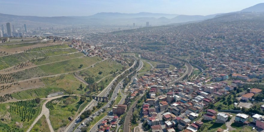 İzmir’in “Yeşil Koridor” planları askıda