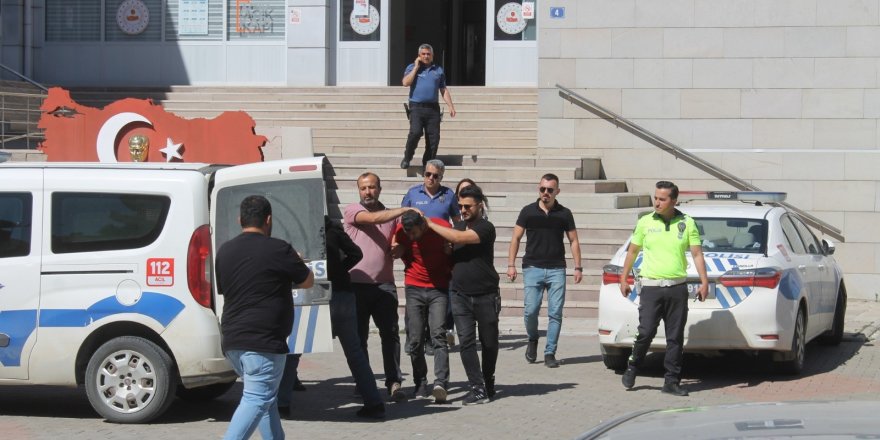 Ankara’da kayınbabasını bıçakla öldüren ve eşini yaralayan zanlı tutuklandı