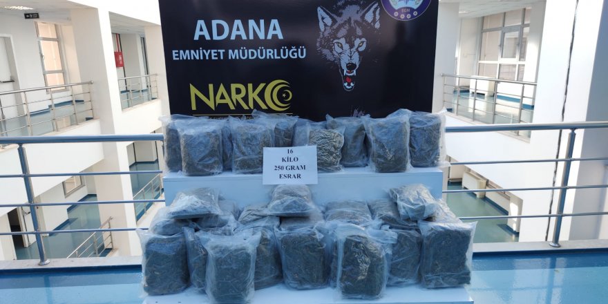 Klima motor kapağının içinde 16 kilo 250 gram esrar ele geçirildi