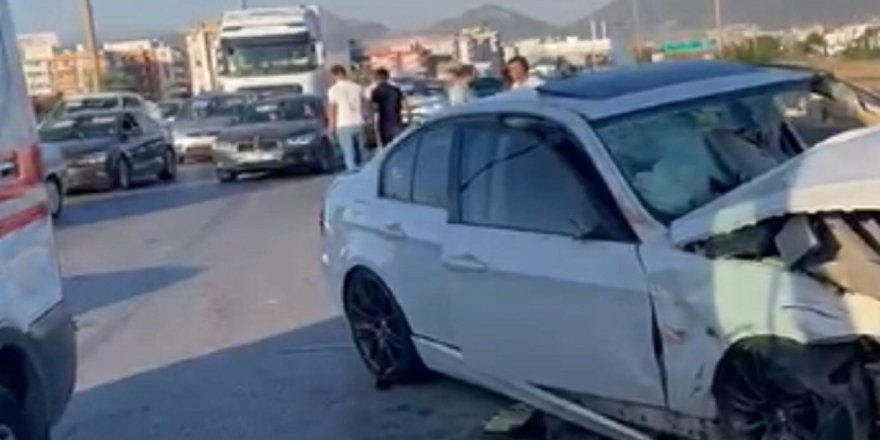 İzmir’de feci kaza: 1 ölü, 2 yaralı
