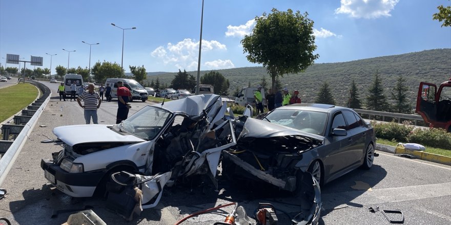 Denizli'de iki otomobilin çarpıştığı kazada 1 kişi öldü, 7 kişi yaralandı