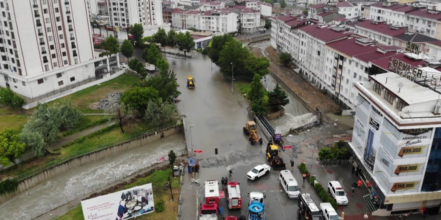 Esenyurt'ta sel bölgesi böyle görüntülendi