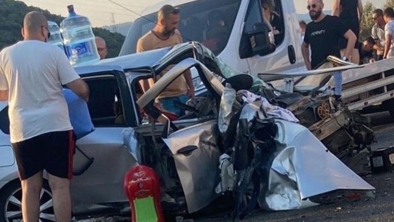 İzmir'de iki otomobilin çarpıştığı kazada 1 kişi öldü, 6 kişi yaralandı