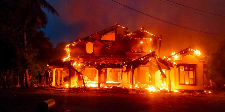 Sri Lanka'da Başbakan Wickremesinghe'nin evini ateşe veren 3 kişiye gözaltı