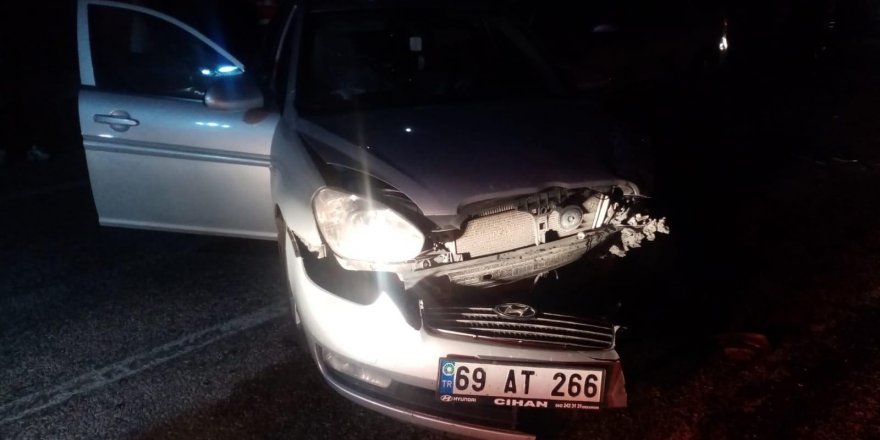 Zincirleme trafik kazasında 3 araç birbirine girdi; 8 yaralı