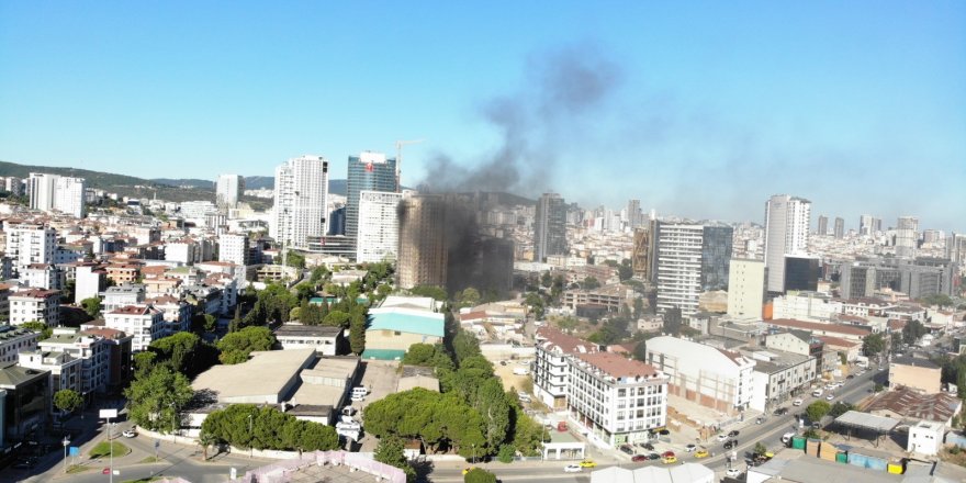 Maltepe’de 15 katlı inşaat halindeki binada yangın