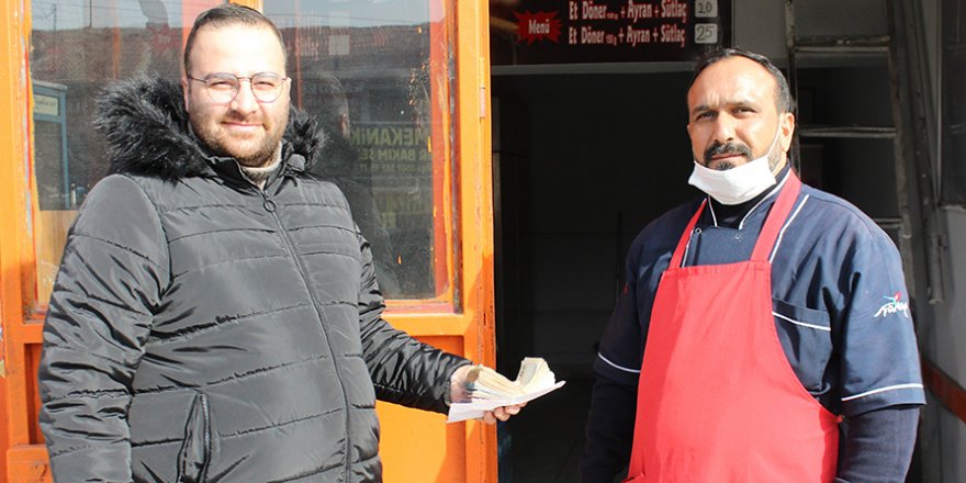 Hesabına yanlışlıkla yatan 19 bin lirayı sahibine teslim etti